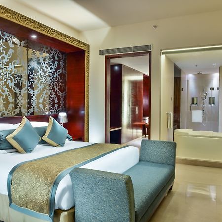 Crowne Plaza Ahmedabad City Centre By Ihg Ngoại thất bức ảnh