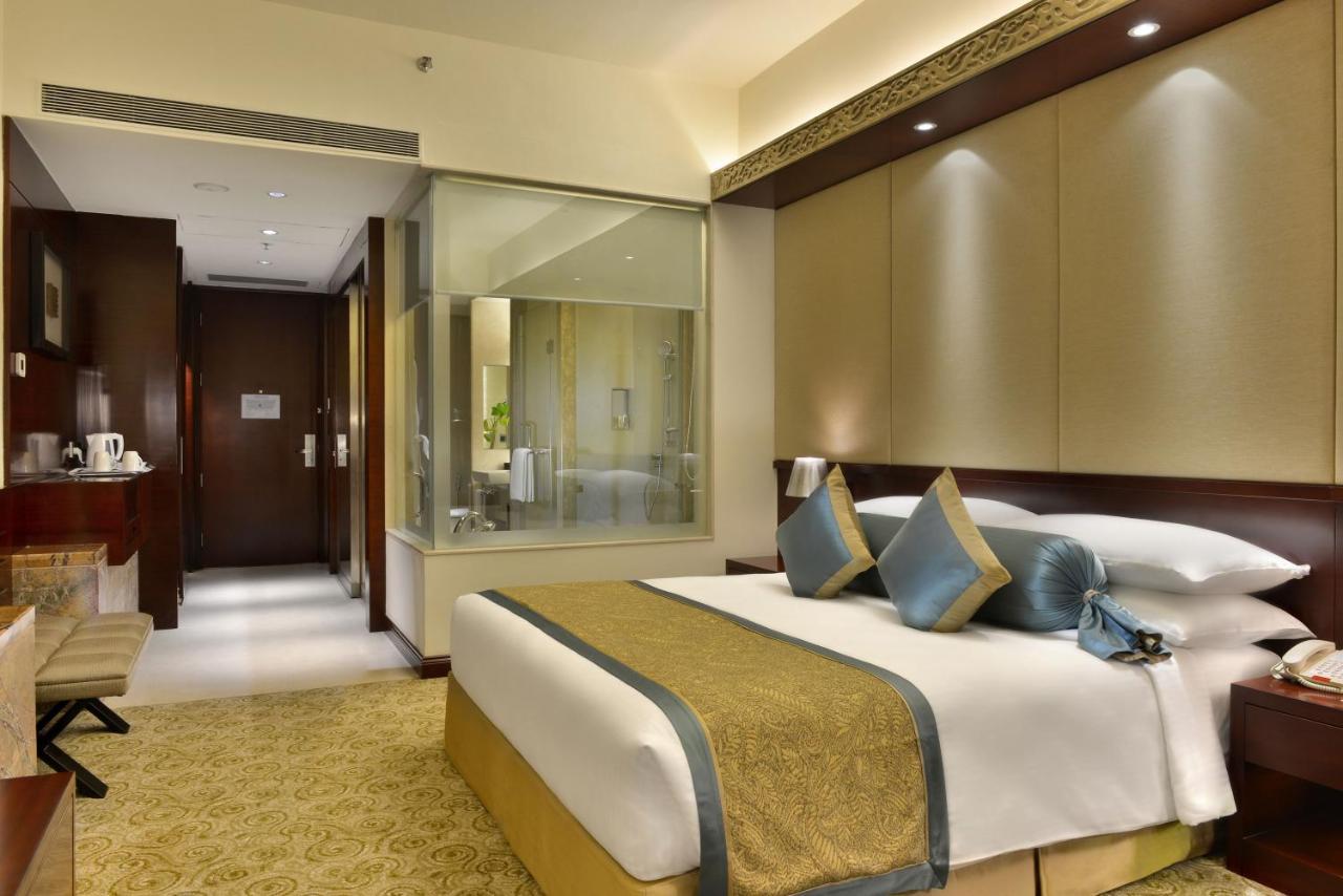 Crowne Plaza Ahmedabad City Centre, An Ihg Hotel Ngoại thất bức ảnh