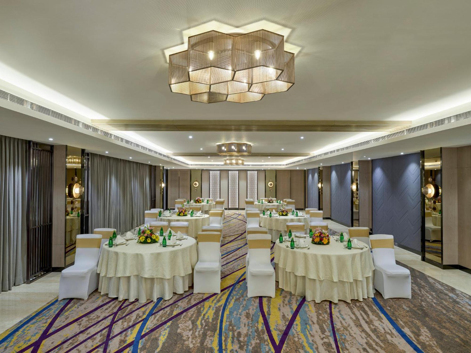 Crowne Plaza Ahmedabad City Centre By Ihg Ngoại thất bức ảnh