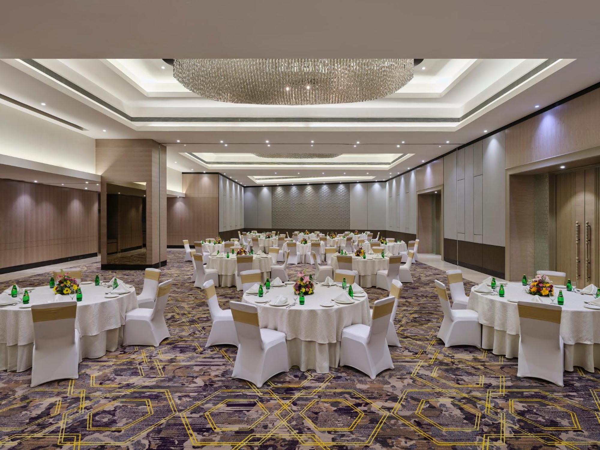 Crowne Plaza Ahmedabad City Centre, An Ihg Hotel Ngoại thất bức ảnh